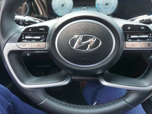 Used 2023 Hyundai Elantra SEL w/ Convenience Package FWD image 8