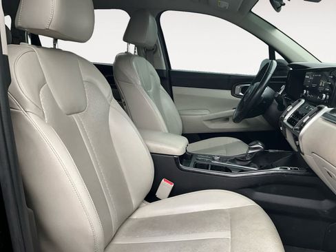 Used 2021 Kia Sorento S image 14