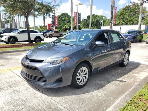 Used 2017 Toyota Corolla LE FWD image 3