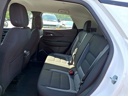 Used 2023 Chevrolet TrailBlazer LS FWD image 11