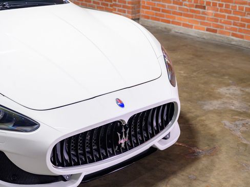 Used 2015 Maserati GranTurismo MC image 14