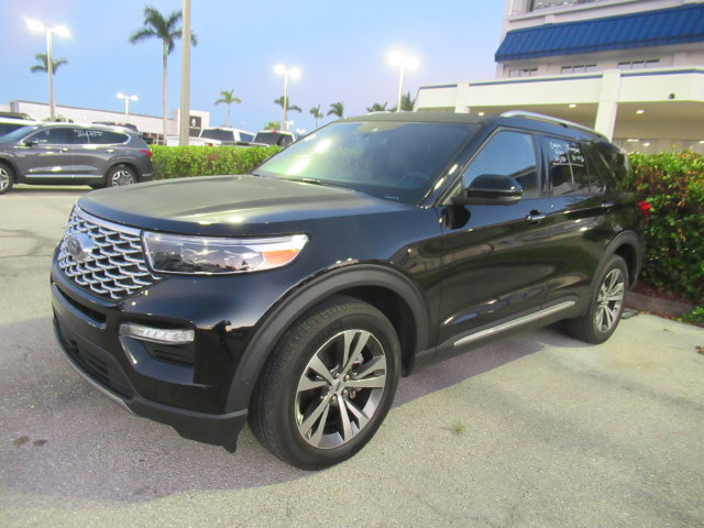 Used 2020 Ford Explorer Platinum w/ Premium Technology Package AWD/4WD image 3