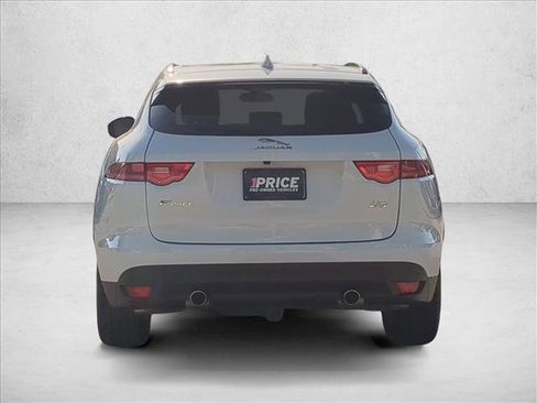 Used 2018 Jaguar F-PACE Premium image 7