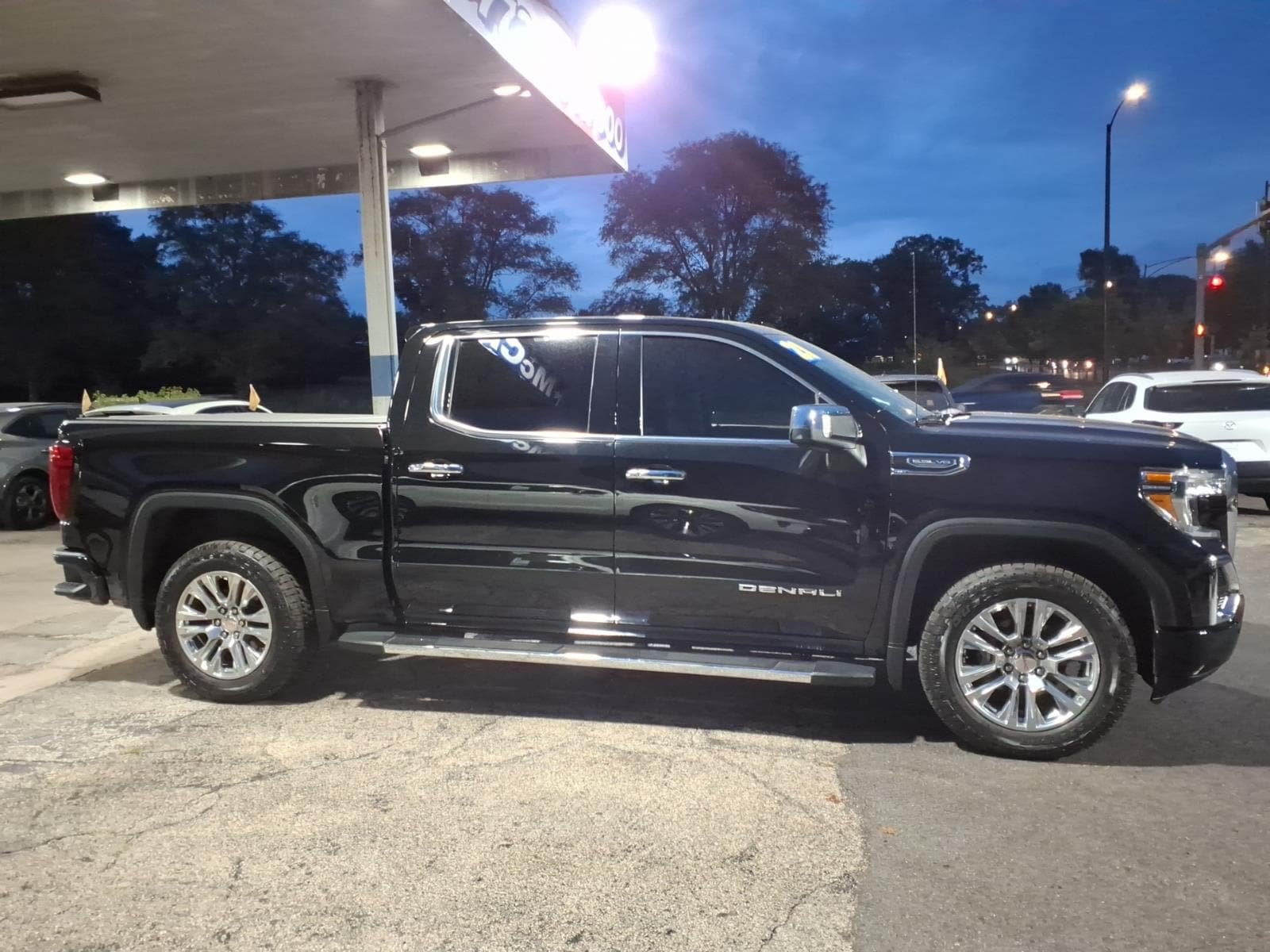 Used 2021 GMC Sierra 1500 Denali AWD/4WD image 2
