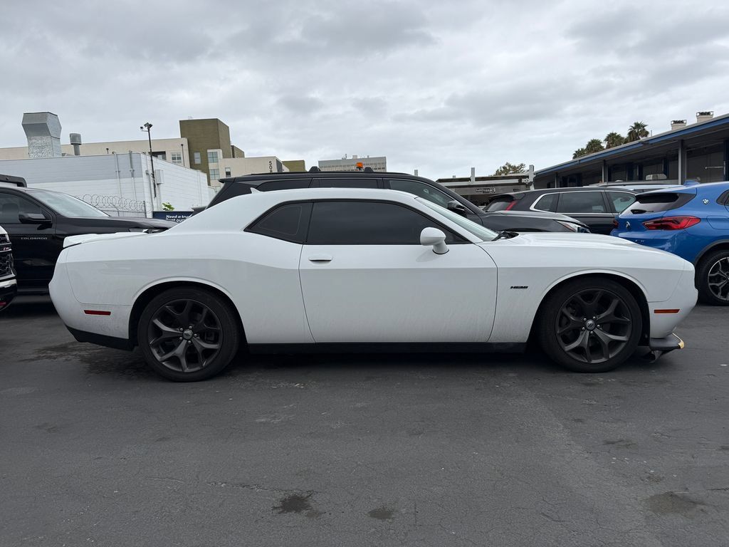 Used 2019 Dodge Challenger R/T RWD image 12
