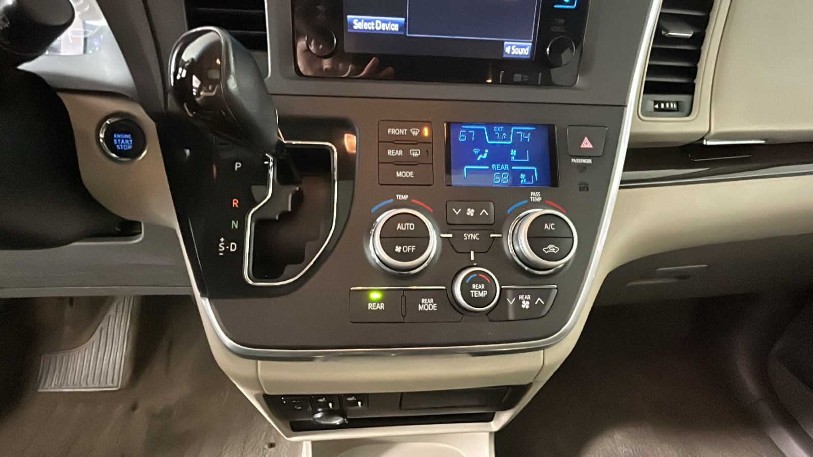 Used 2015 Toyota Sienna XLE Premium AWD/4WD image 26