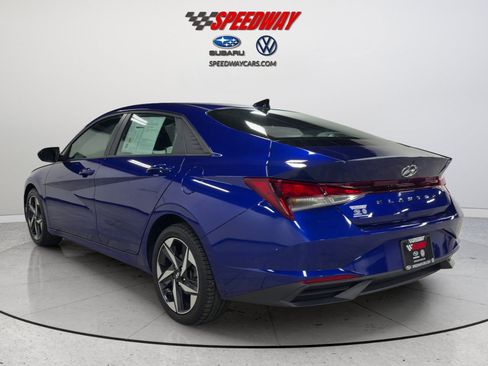 Used 2023 Hyundai Elantra SEL w/ Convenience Package FWD image 8