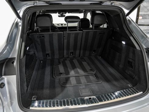 Used 2023 Porsche Cayenne image 49