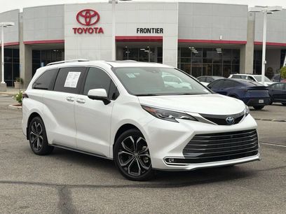 Certified 2025 Toyota Sienna Platinum
