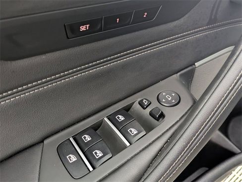 Used 2021 BMW 540i xDrive w/ Premium Package image 15