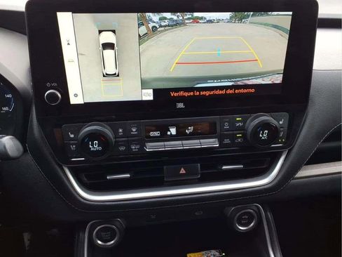 Used 2024 Toyota Grand Highlander FWD image 16