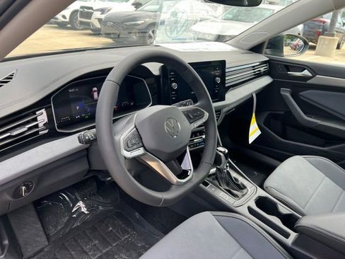 New 2026 Volkswagen Jetta SE FWD image 11