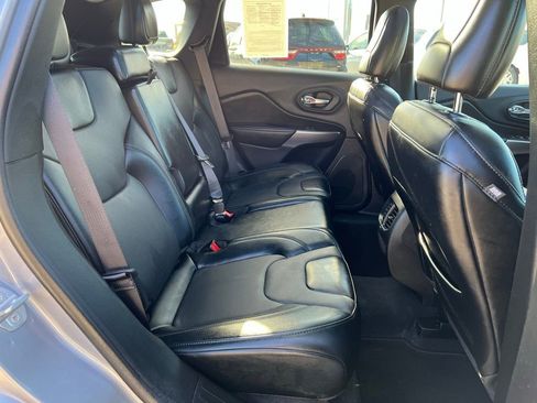 Used 2022 Jeep Cherokee Limited image 14