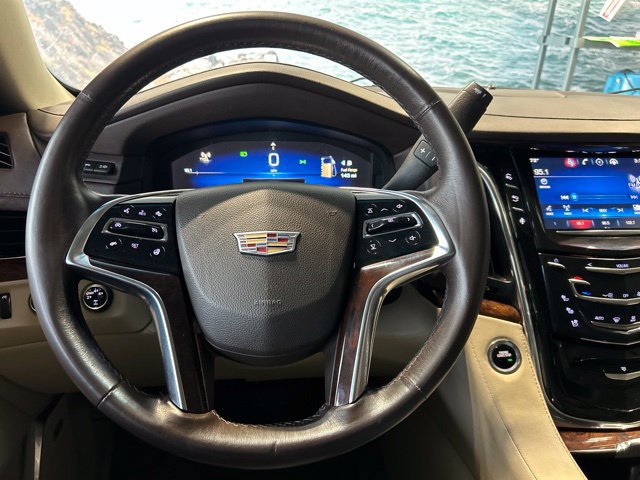 Used 2015 Cadillac Escalade Luxury AWD/4WD image 11