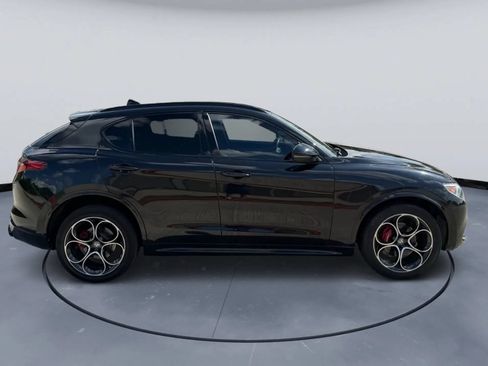Used 2022 Alfa Romeo Stelvio Veloce AWD/4WD image 9