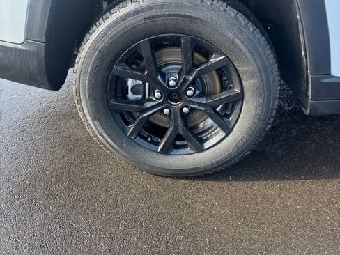 Used 2024 Jeep Grand Cherokee L Laredo image 26