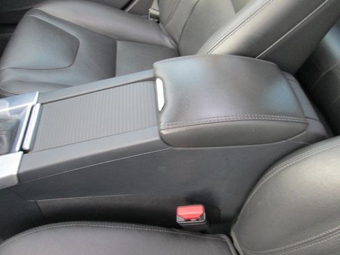 Used 2017 Volvo V60 T5 Premier w/ Convenience Package image 39