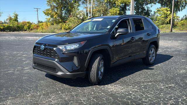Certified 2022 Toyota RAV4 LE AWD/4WD image 3