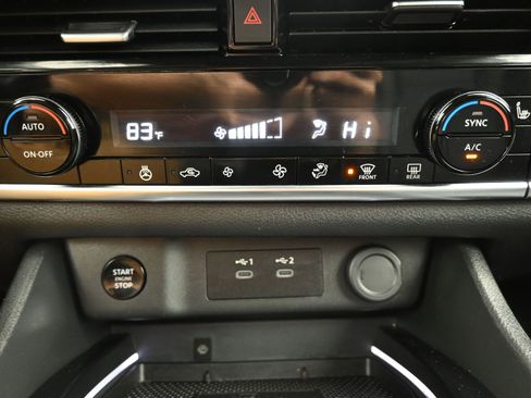 Used 2024 Nissan Rogue SL image 17