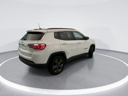 Used 2022 Jeep Compass Latitude AWD/4WD image 4