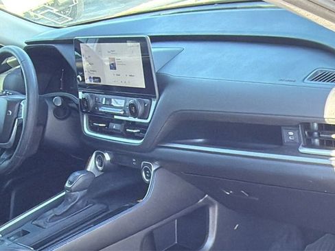 Used 2024 Toyota Grand Highlander XLE image 27