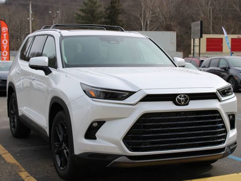 New 2026 Toyota Grand Highlander Platinum image 11