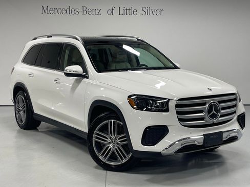 Used 2024 Mercedes-Benz GLS 450 4MATIC image 8