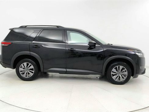 Used 2025 Nissan Pathfinder SV AWD/4WD image 6