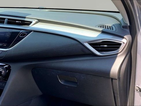 Used 2020 Buick Encore GX Preferred w/ Cold Weather Comfort Package AWD/4WD image 18