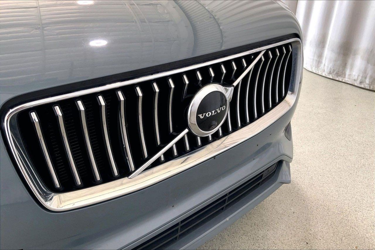 Used 2020 Volvo XC90 T6 Momentum w/ Protection Package Premier AWD/4WD image 7