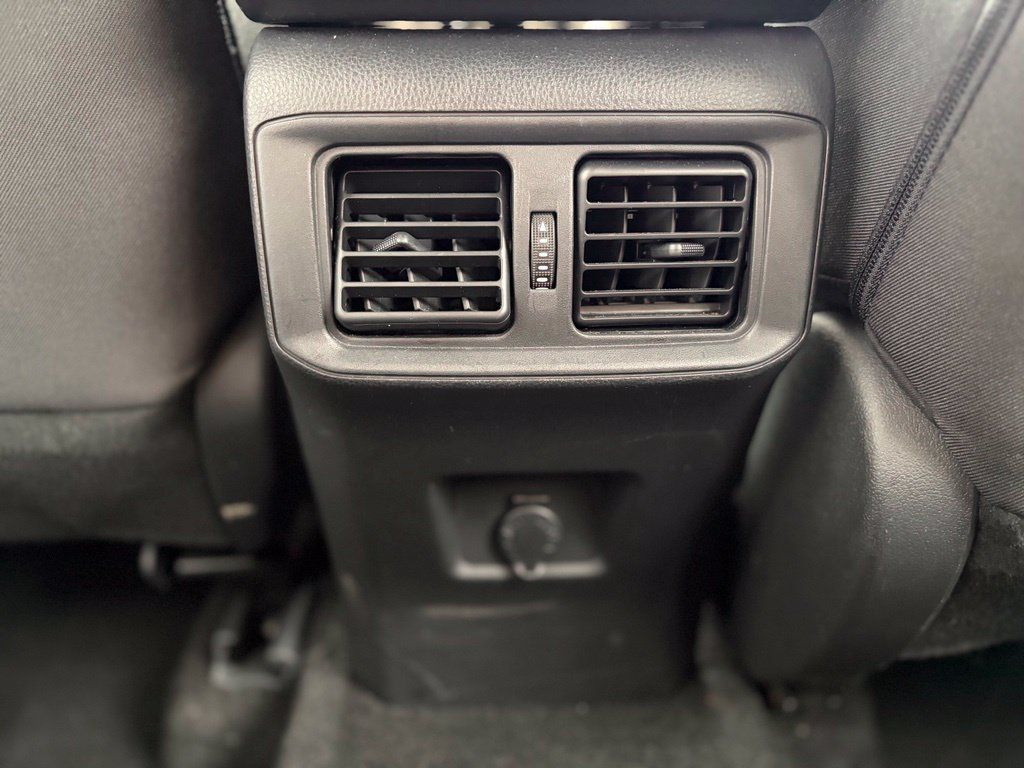 Used 2024 Toyota RAV4 LE AWD/4WD image 13