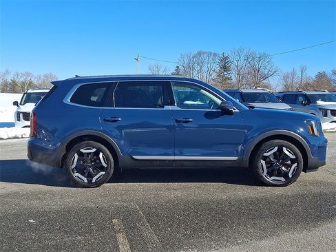 Certified 2024 Kia Telluride S w/ S Sunroof Package image 7
