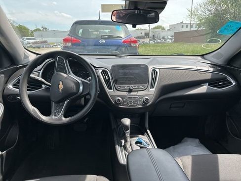 Used 2021 Chevrolet Malibu LT FWD image 5