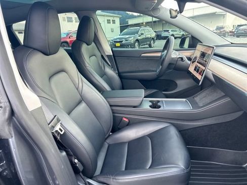 Used 2023 Tesla Model Y Performance image 9