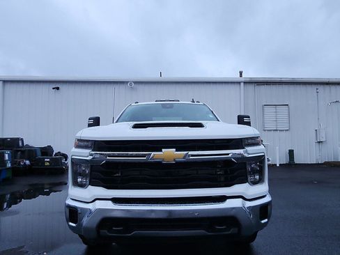 Used 2024 Chevrolet Silverado 3500 LT image 8