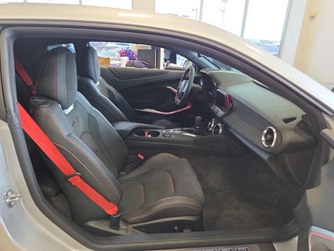 Used 2018 Chevrolet Camaro ZL1 RWD image 21