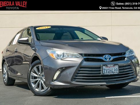 Used 2017 Toyota Camry XLE w/ Moonroof Package FWD image 1