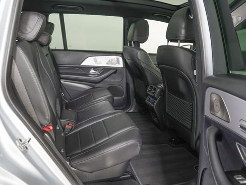 Used 2024 Mercedes-Benz GLS 450 4MATIC image 10