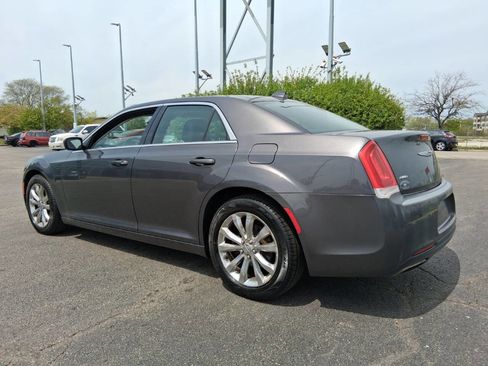 Used 2015 Chrysler 300 Limited w/ Driver Convenience Group AWD/4WD image 5