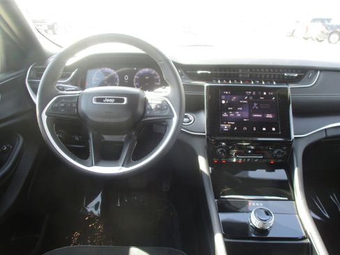 Used 2024 Jeep Grand Cherokee L Laredo AWD/4WD image 16