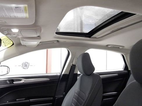 Used 2020 Ford Fusion SE image 36