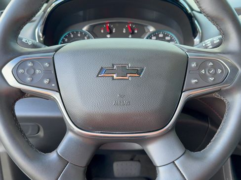 Used 2023 Chevrolet Traverse RS FWD image 10