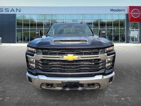 Used 2026 Chevrolet Silverado 2500 LT AWD/4WD image 2