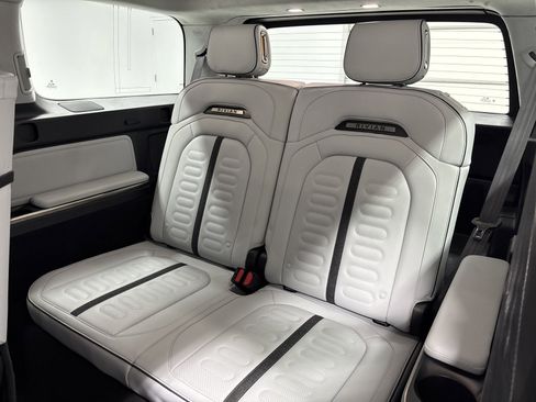 Used 2024 Rivian R1S Adventure image 25