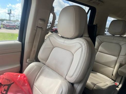 Used 2021 Lincoln Navigator L Reserve w/ Luxury Package RWD image 5