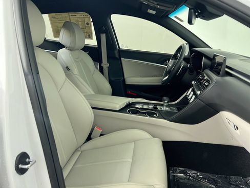 Used 2023 Genesis G70 2.0T RWD image 28