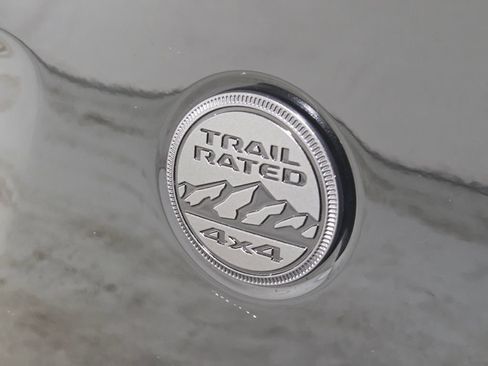 Certified 2025 Jeep Gladiator High Tide image 26