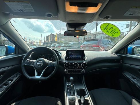 Used 2024 Nissan Sentra SV FWD image 9