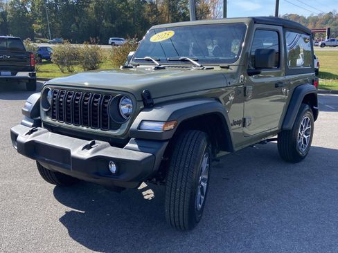 Used 2025 Jeep Wrangler Sport image 25