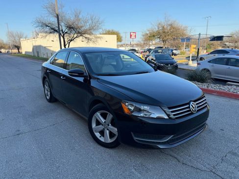 Used 2012 Volkswagen Passat 2.5 SE image 1
